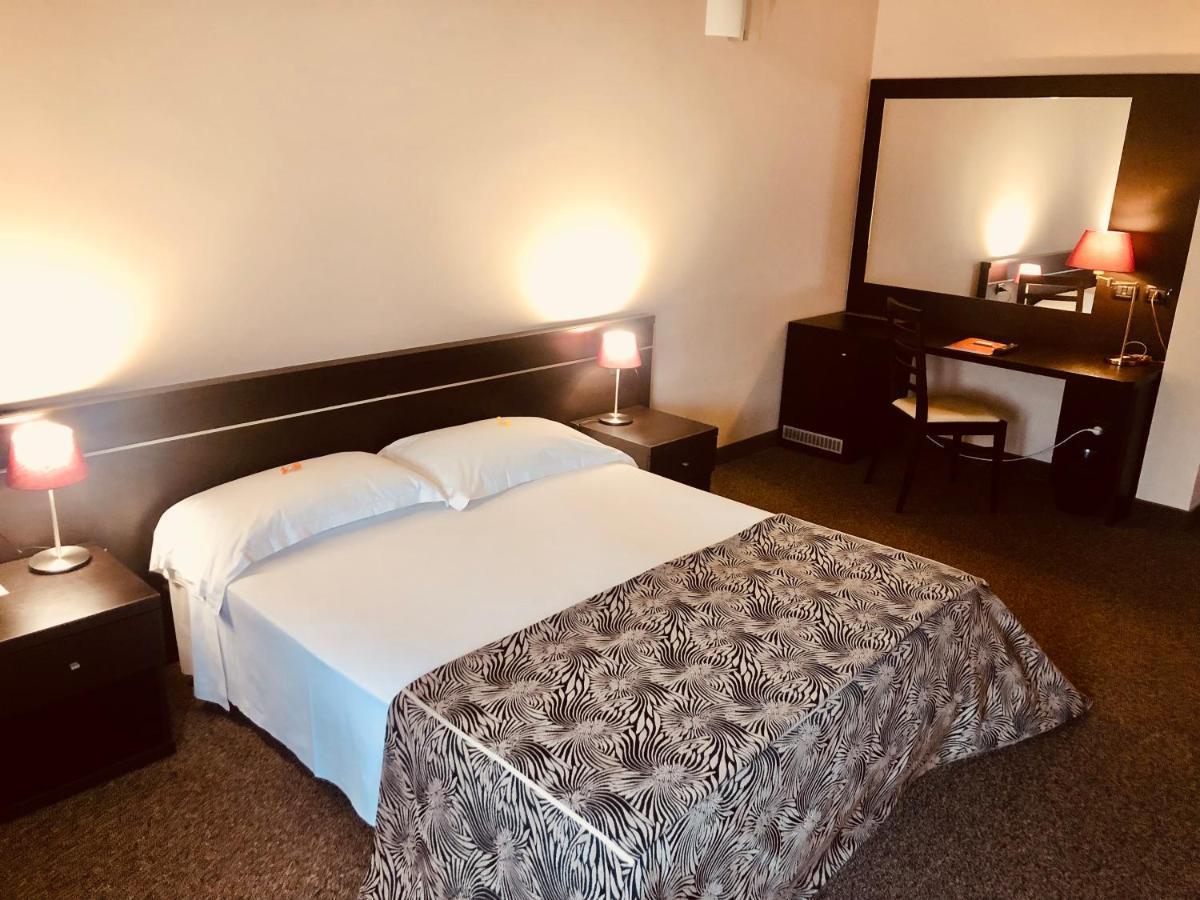 Hotel Malpensa Inn Aereoporto Tornavento  外观 照片