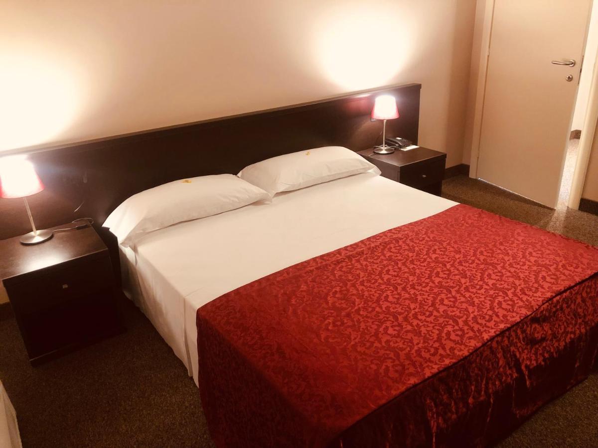 Hotel Malpensa Inn Aereoporto Tornavento  外观 照片