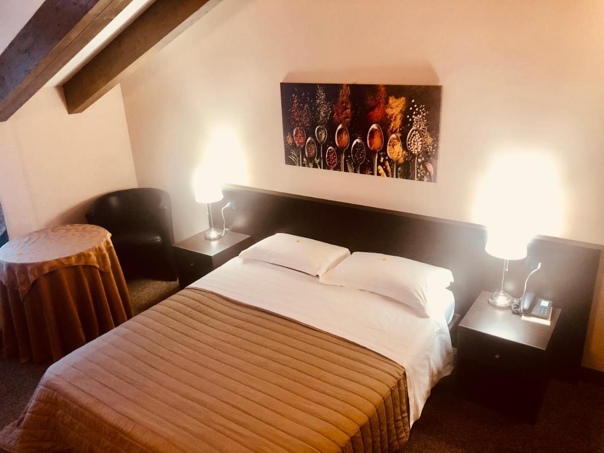Hotel Malpensa Inn Aereoporto Tornavento  外观 照片