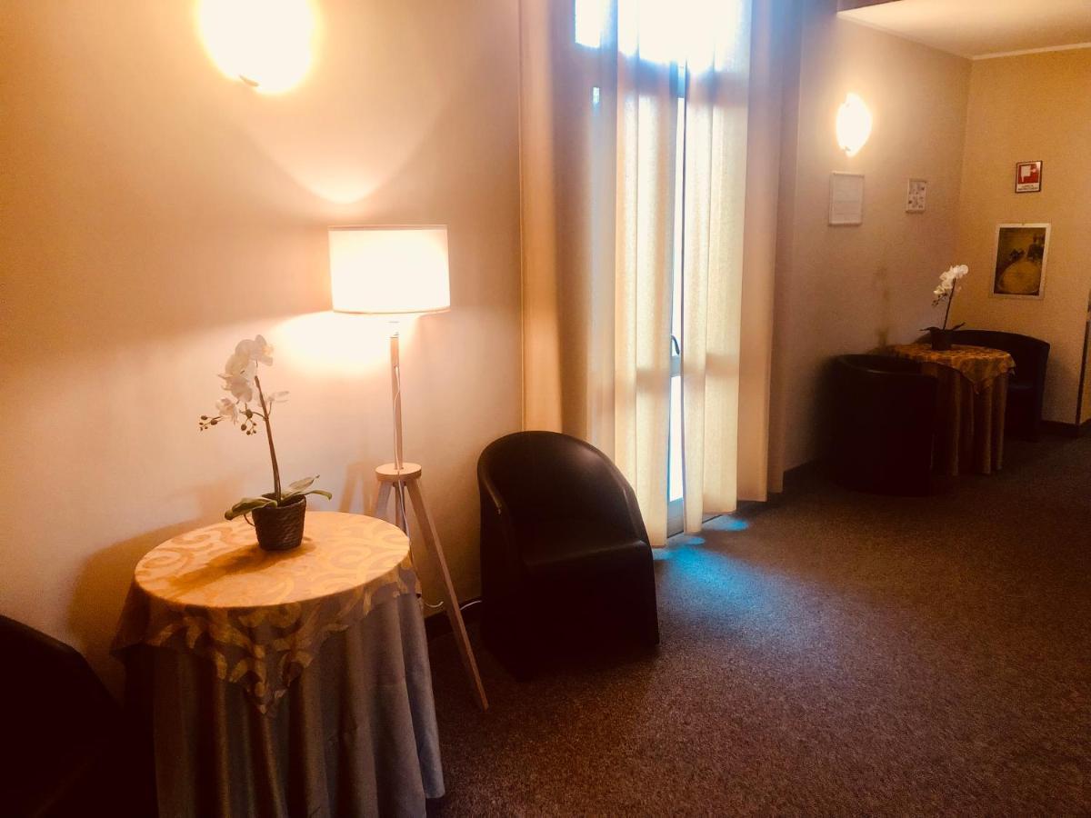Hotel Malpensa Inn Aereoporto Tornavento  外观 照片